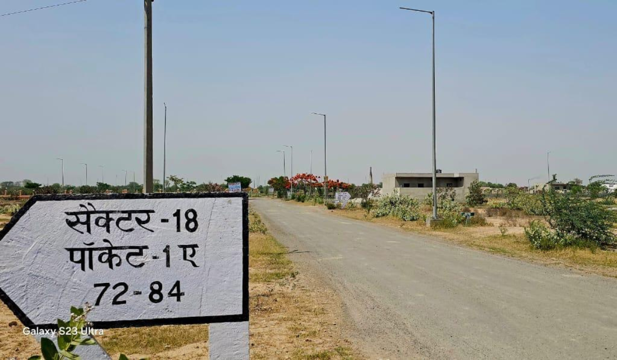 Plots in Sector 18, Greater Noida Expressway